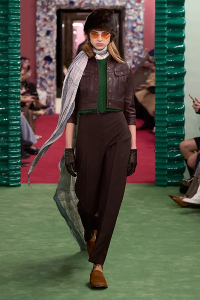 Look 43